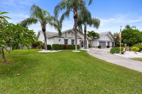 3520 10th Pl, Cape Coral, FL 33909-6518