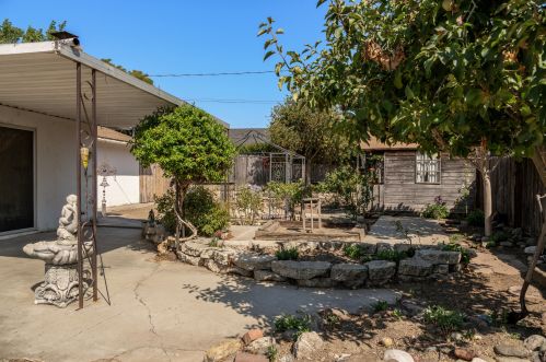 1674 Juniper Ave, Solvang CA  93463-2828 exterior