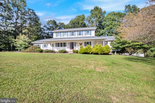 18 Knollwood Ln, Hanover, PA 17331-8507