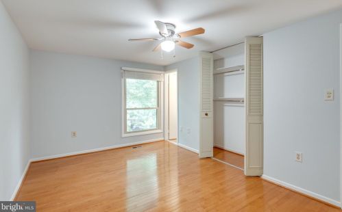 2308 Whitetail Ct, Herndon VA  20191-3018 exterior