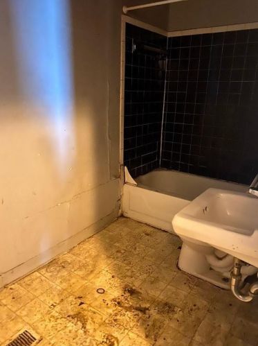 4570 Hamilton Ave, Cincinnati OH  45223-1777 exterior