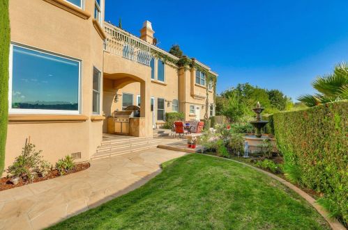 5902 Country Clb Pkwy, San Jose CA  95138-2301 exterior