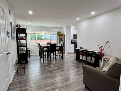 26873 Cuatro Milpas St, Santa Clarita CA  91354-2332 exterior