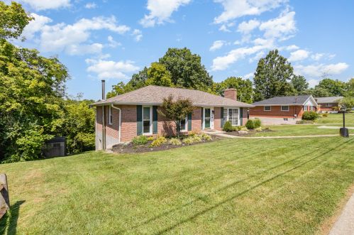 1064 Blossom Dr, Newport, KY 41076-1962