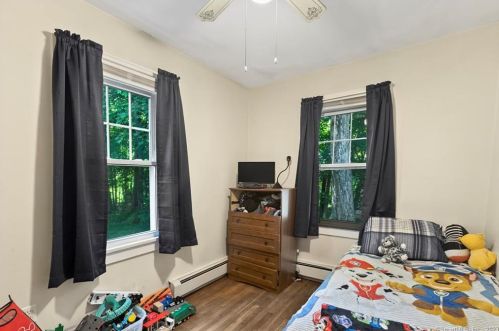 7 Hamilton Ct, Norwich CT  06360-4811 exterior