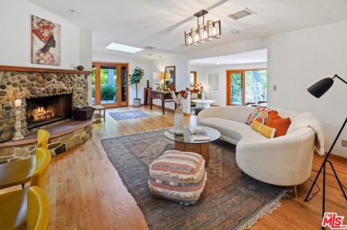 204 Topanga Canyon Blvd, Topanga CA  90290-3837 exterior