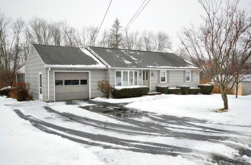 78 Hart Dr, Litchfield, CT 06759-2610