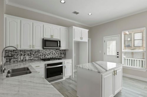 3207 Cole Ave, Dallas, TX 75204-1312