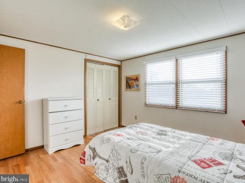 133 Azalea Dr, Charles Town WV  25414-5841 exterior