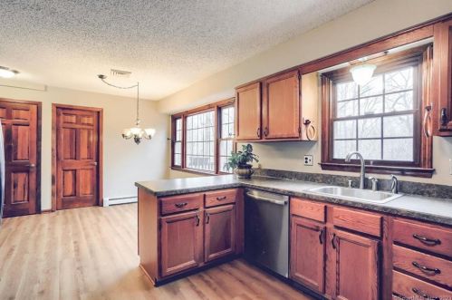 8 Thunder Ridge Rd, Sandy Hook CT  06482-1643 exterior