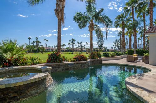 56430 Muirfield Vlg, La Quinta CA  92253-7648 exterior