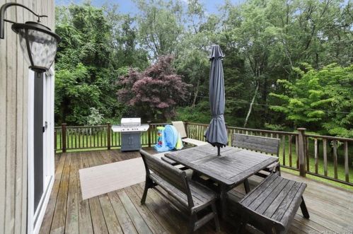 15 Quaker Ridge Rd, Sherman, CT 06784-1228