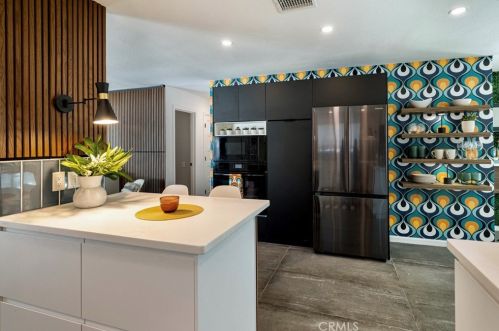 2221 Francis Dr, Palm Springs CA  92262-2553 exterior