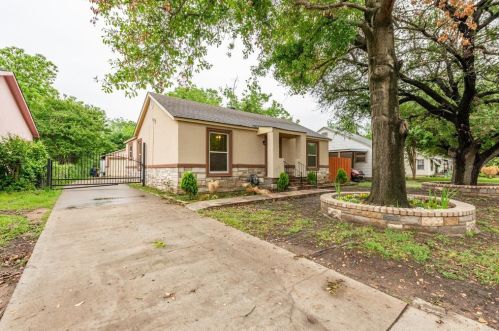 2212 Chandler Dr, Fort Worth, TX 76111-2911
