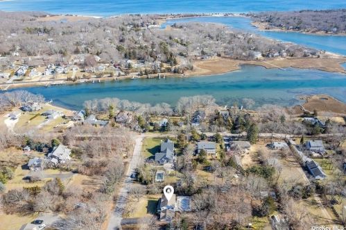 160 Baldwin Pl, Nassau Point, NY 11935-2158