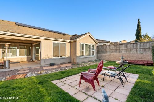 888 Calle De Ln Rosa, Santa Maria CA 93455-6092 exterior