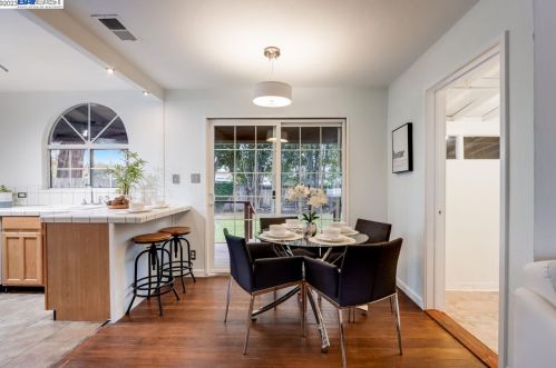 16013 Via Pinale, San Lorenzo, CA 94580-2332