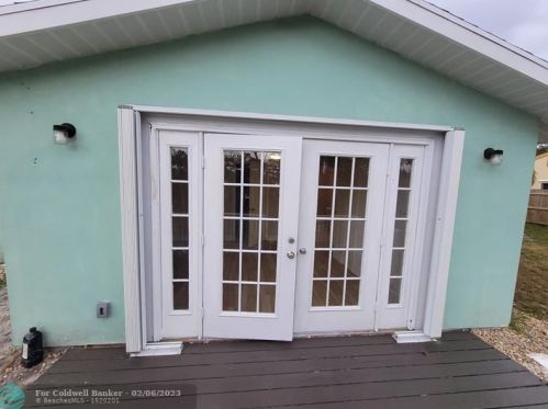 364 Airoso Blvd, Fort Pierce FL  34983-2029 exterior