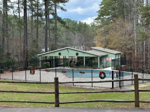 1486 Kentucky Ave, Sanford NC  27332-8583 exterior