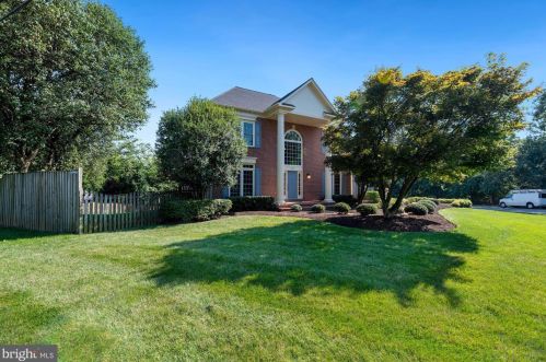 3001 Franklin Corner Ln, Herndon, VA 20171-2293