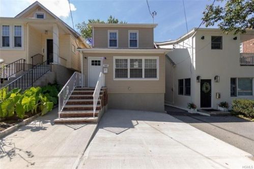 360 262nd St, Bronx, NY 10471-1136