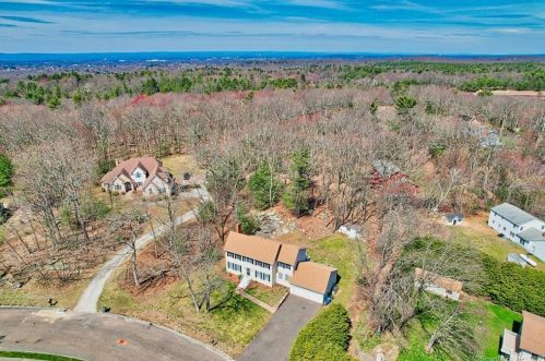 19 Tania Dr, Manchester CT  06040-6824 exterior