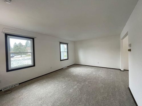 17800 Saturn Dr, Waukesha, WI 53146-4636