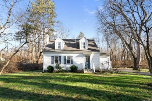 12 New Rd, Montgomery, NY 12549-2700
