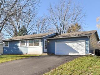 318 Belle Aire Dr, Champlin, MN 55316-1204