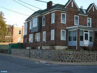 1044 Dupont St, Wilmington DE  19805-2730 exterior