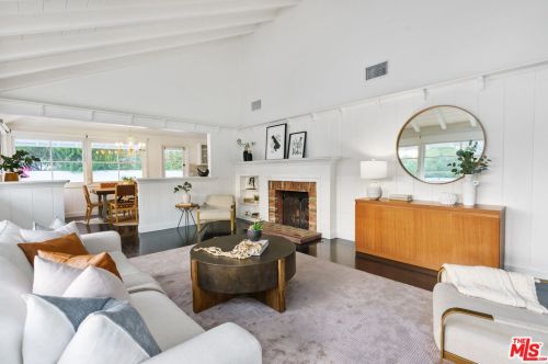 13566 Contour Dr, Van Nuys, CA 91423-4702