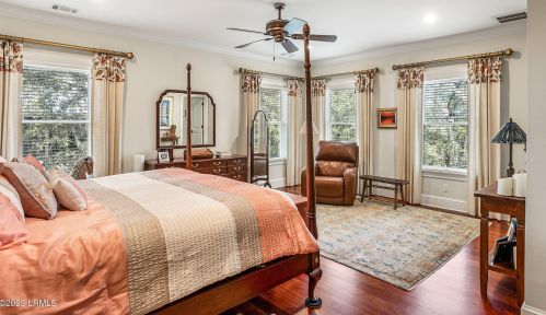 66 Bay Dr, Beaufort SC  29907-1755 exterior