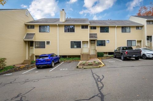 286 Sunrise Hill Ln, Norwalk, CT 06851-2103