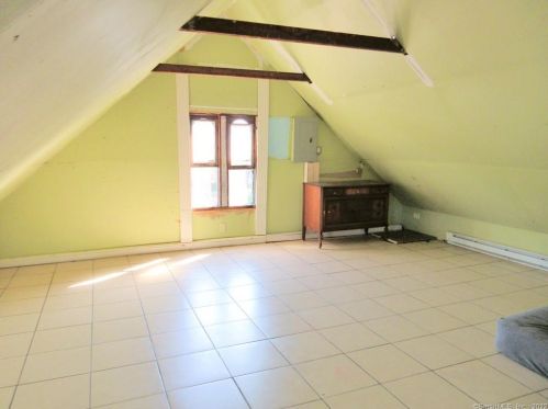 13 Manwaring St, United States Coast Guard Ac CT  06320-5619 exterior