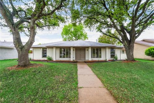 2114 Plymouth Rock Dr, Richardson, TX 75081-3947