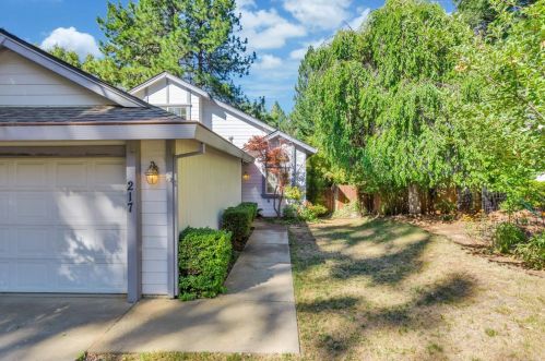 217 Fairmont Dr, Grass Valley CA  95945-9708 exterior
