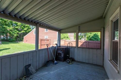 201 Town St, Norwich CT  06360-2402 exterior