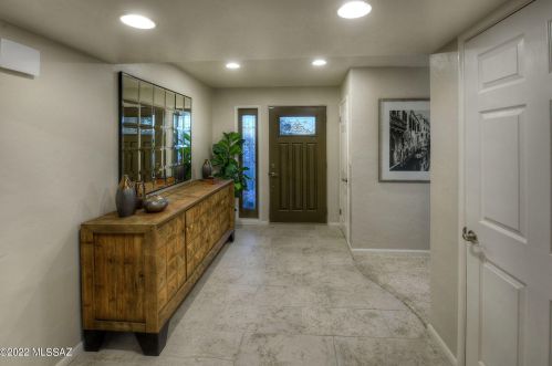 1122 San Martin Dr, Tucson, AZ 85704-3145