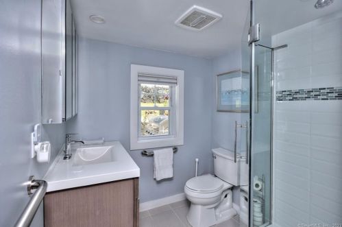 31 Larbert Rd, Southport CT  06890-1341 exterior