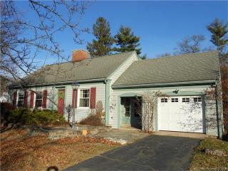 41 Otis St, Manchester, CT 06040-5911