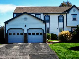 1250 Valleyview Dr, Lawrence, PA 15055-1035