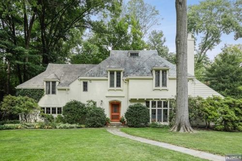 24 Gordon Pl, Verona, NJ 07044-2608