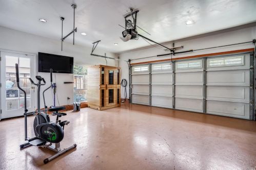 1587 Nuthatch Ln, Sunnyvale CA  94087-4939 exterior