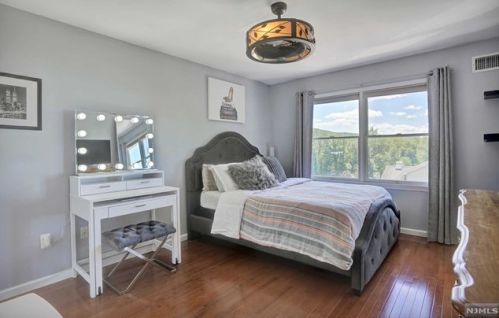 58 Finch Rd, Skyline Lakes NJ  07456-2423 exterior