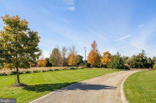 320 Dark Hollow Rd, Pipersville, PA 18947-9343