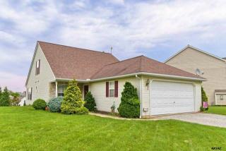 697 Blossom Hill Ln, Yoe, PA 17313-9436
