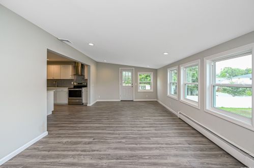 137 Cross Rd, Oakdale NY  11769-2141 exterior