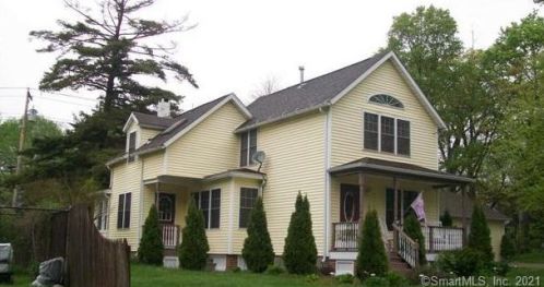 51 Fitch St, North Haven, CT 06473-3802
