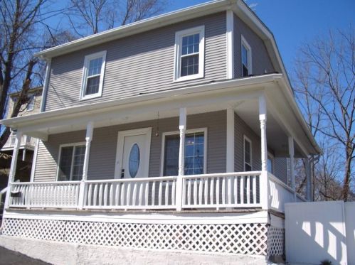 84 Bates Ave, Coventry, RI 02816-7313