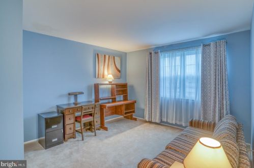 42 Saratoga Dr, New Castle DE  19720-4232 exterior